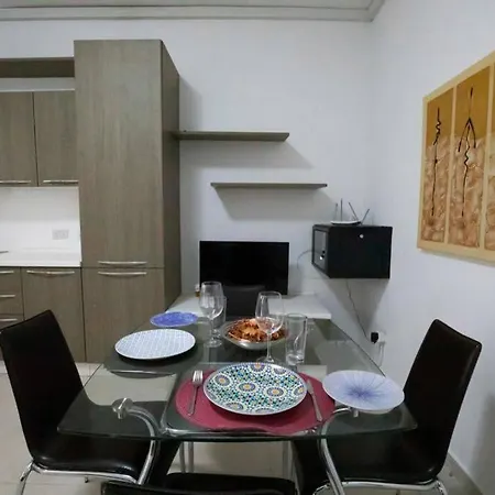 Strand 1 * Sliema